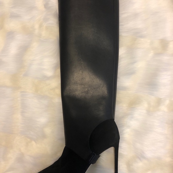 Jimmy Choo Boots. - Picture 3 of 8